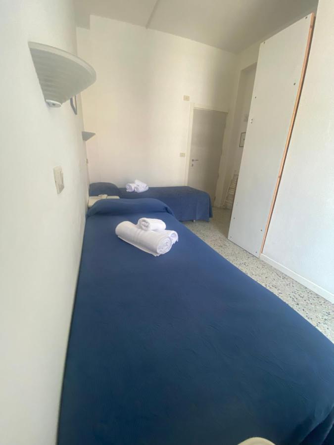 Hotel Lucciola Cattolica Esterno foto
