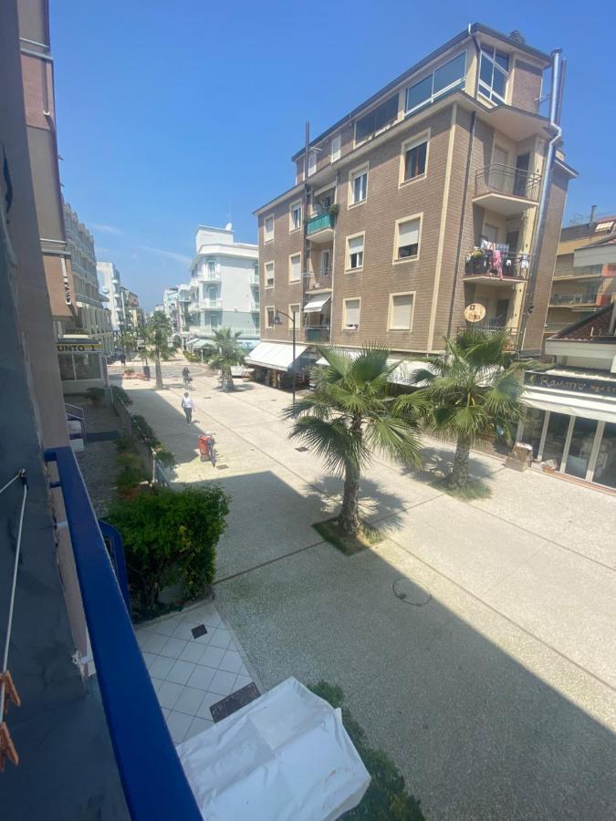 Hotel Lucciola Cattolica Esterno foto
