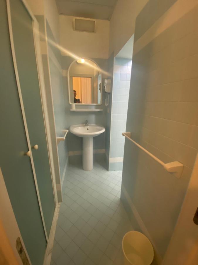 Hotel Lucciola Cattolica Esterno foto