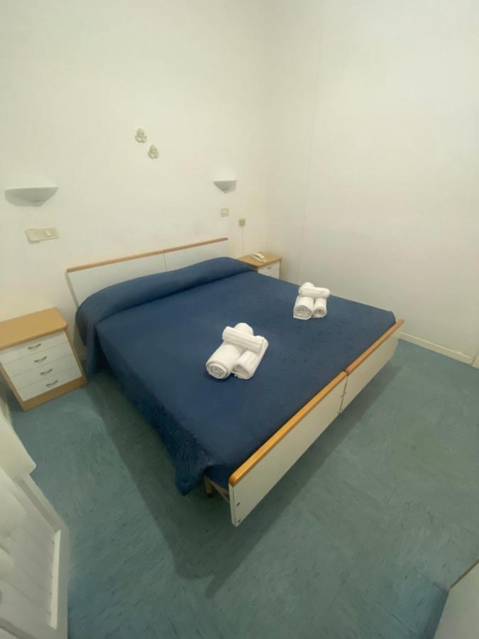 Hotel Lucciola Cattolica Esterno foto