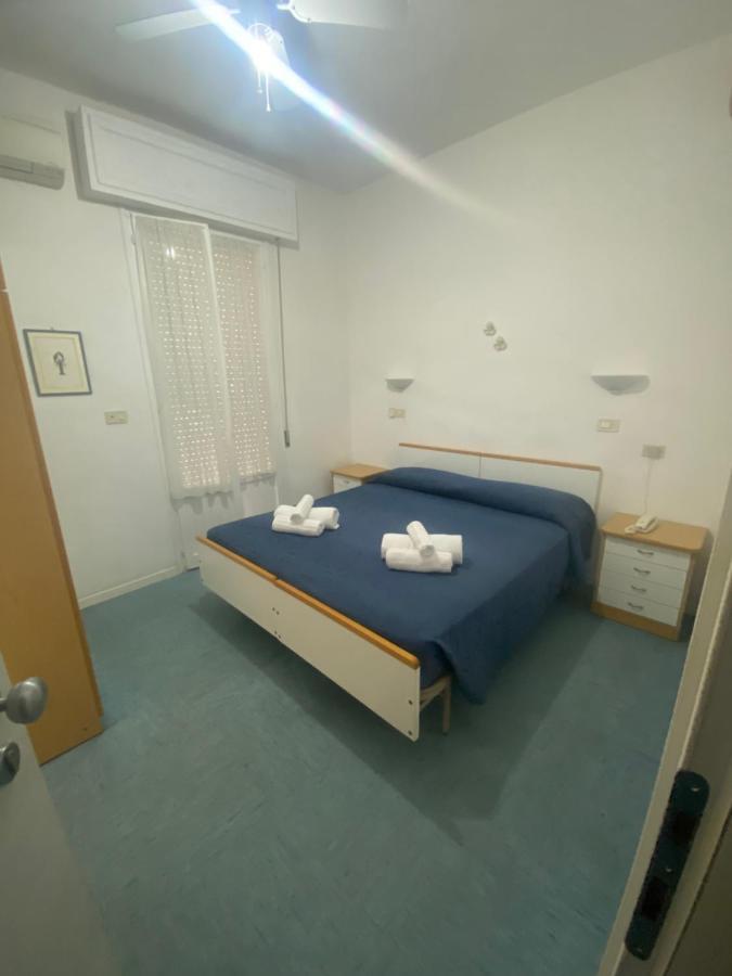 Hotel Lucciola Cattolica Esterno foto