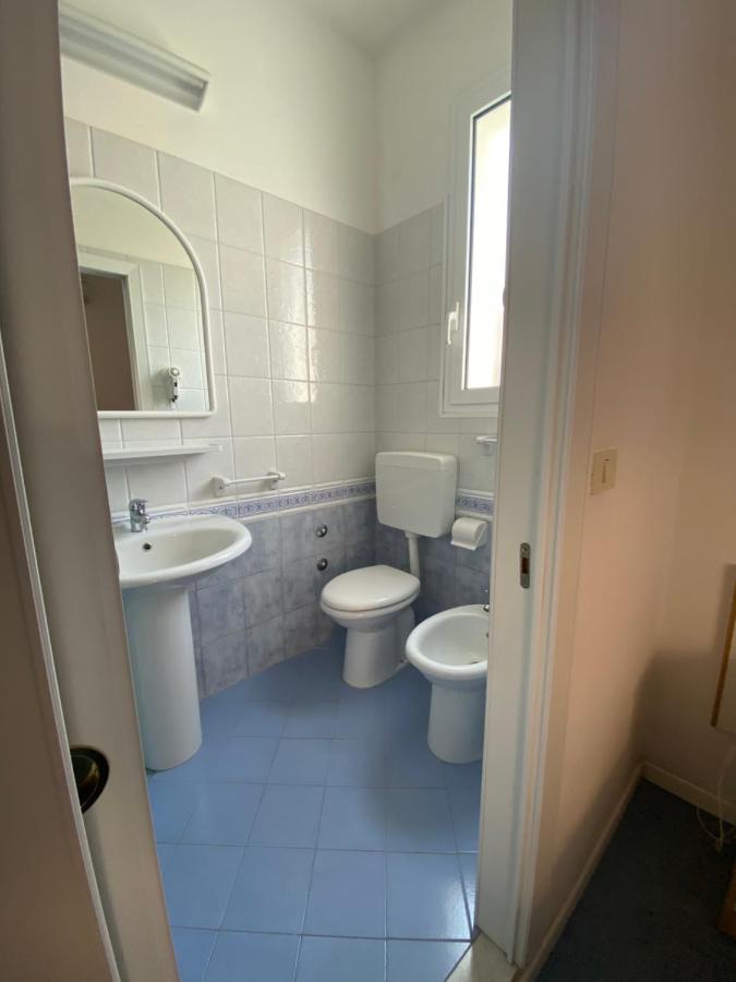 Hotel Lucciola Cattolica Esterno foto