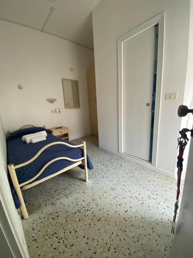 Hotel Lucciola Cattolica Esterno foto