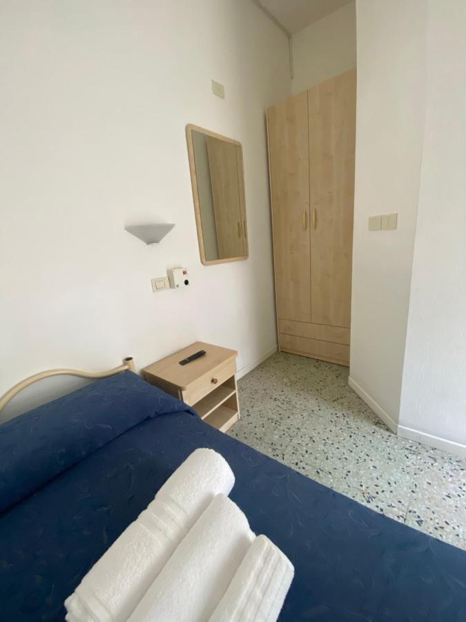 Hotel Lucciola Cattolica Esterno foto