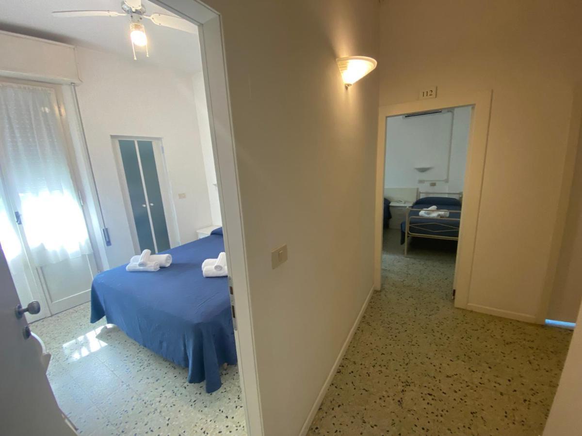 Hotel Lucciola Cattolica Esterno foto