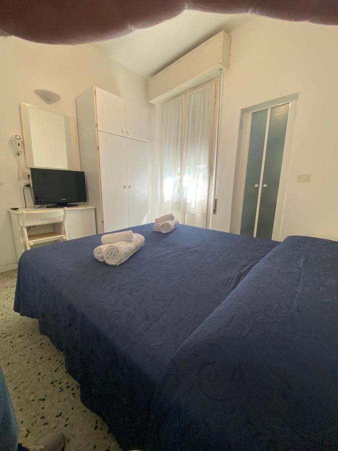 Hotel Lucciola Cattolica Esterno foto