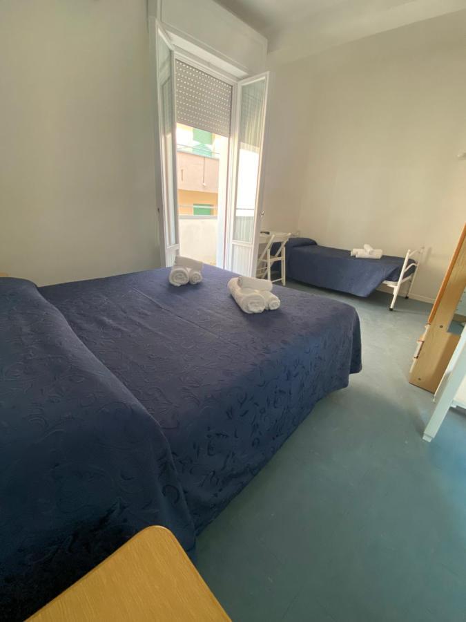 Hotel Lucciola Cattolica Esterno foto