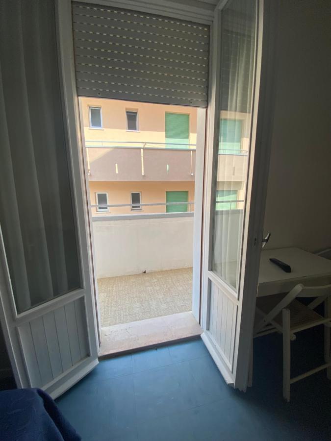 Hotel Lucciola Cattolica Esterno foto