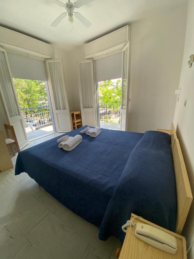 Hotel Lucciola Cattolica Esterno foto